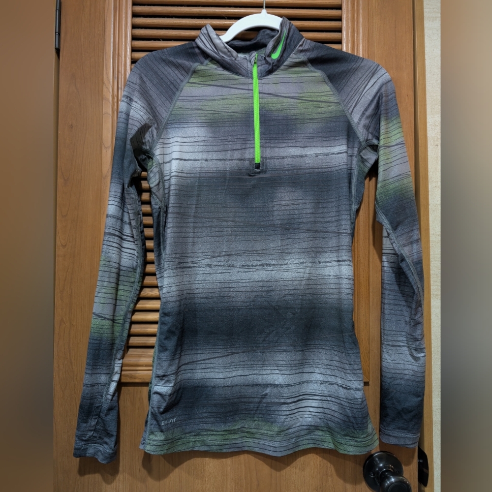 Nike Pro Long Sleeve Athletic Shirt Sz. Small